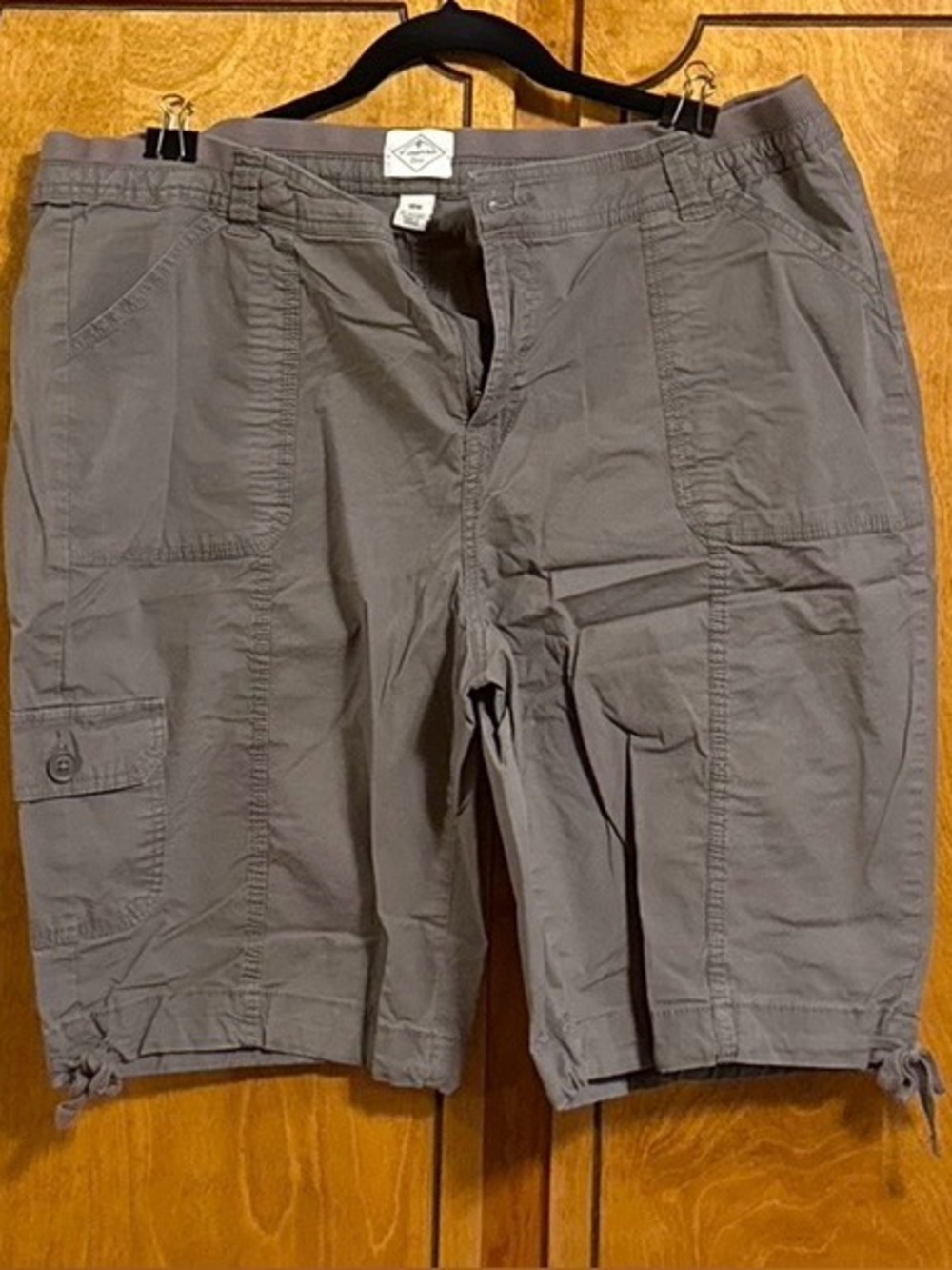 Women’s St John’s Bay dark gray khaki Cargo shorts